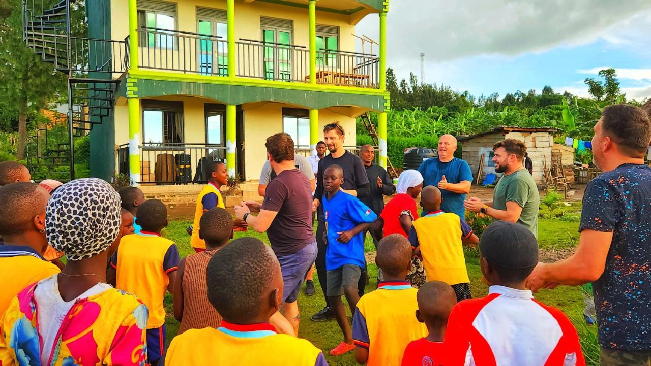 Lights Of Kazinga Orphanage And Homestay Rubirizi Esterno foto
